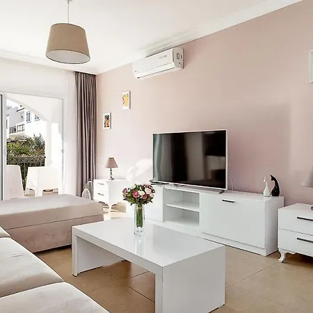 Sea Magic Park Condos By Holidaykeys Vakantiehuis Agios Amvrosios (Kyrenia)